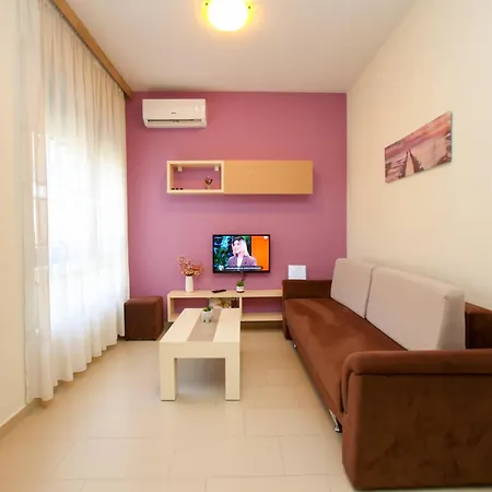 Apartament Near Kompleksi Liro Wlora