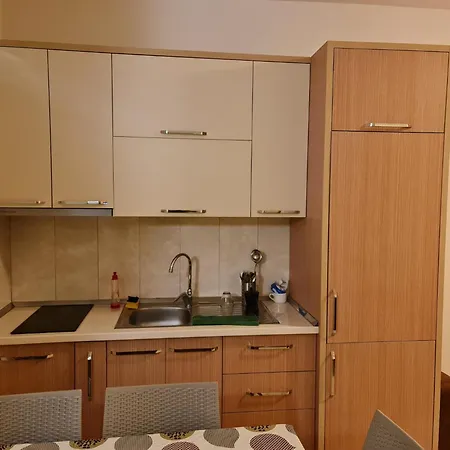 Apartament Near Kompleksi Liro Wlora
