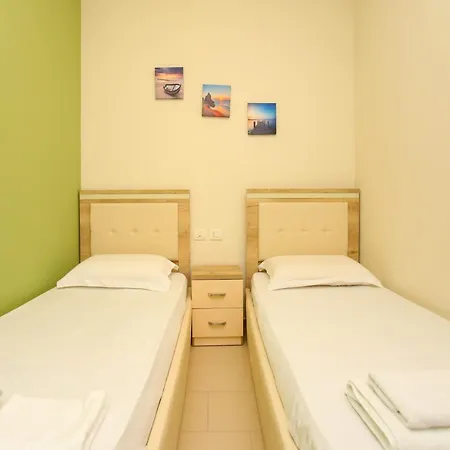 Near Kompleksi Liro Apartament Wlora
